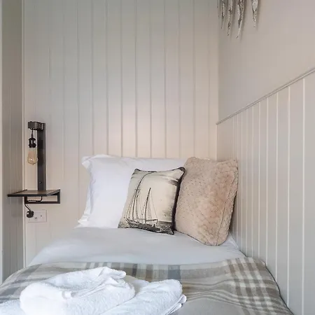 Paradise * ويتبي