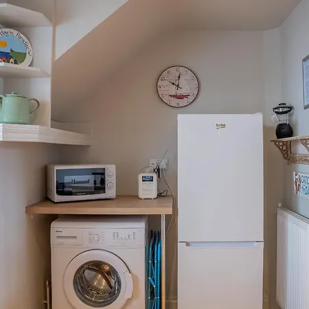 Paradise بيت للعطل ويتبي